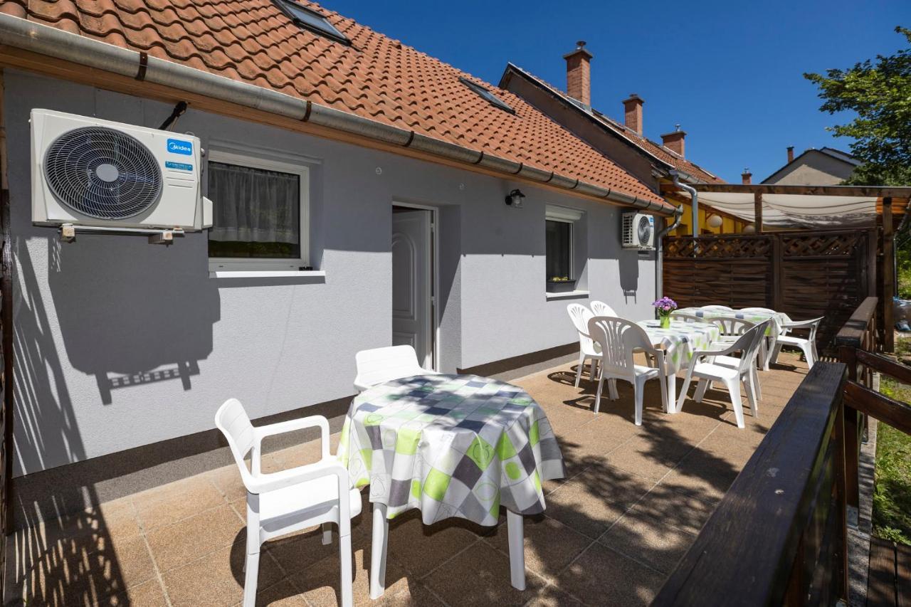 Cecey Apartman Eger Exterior foto